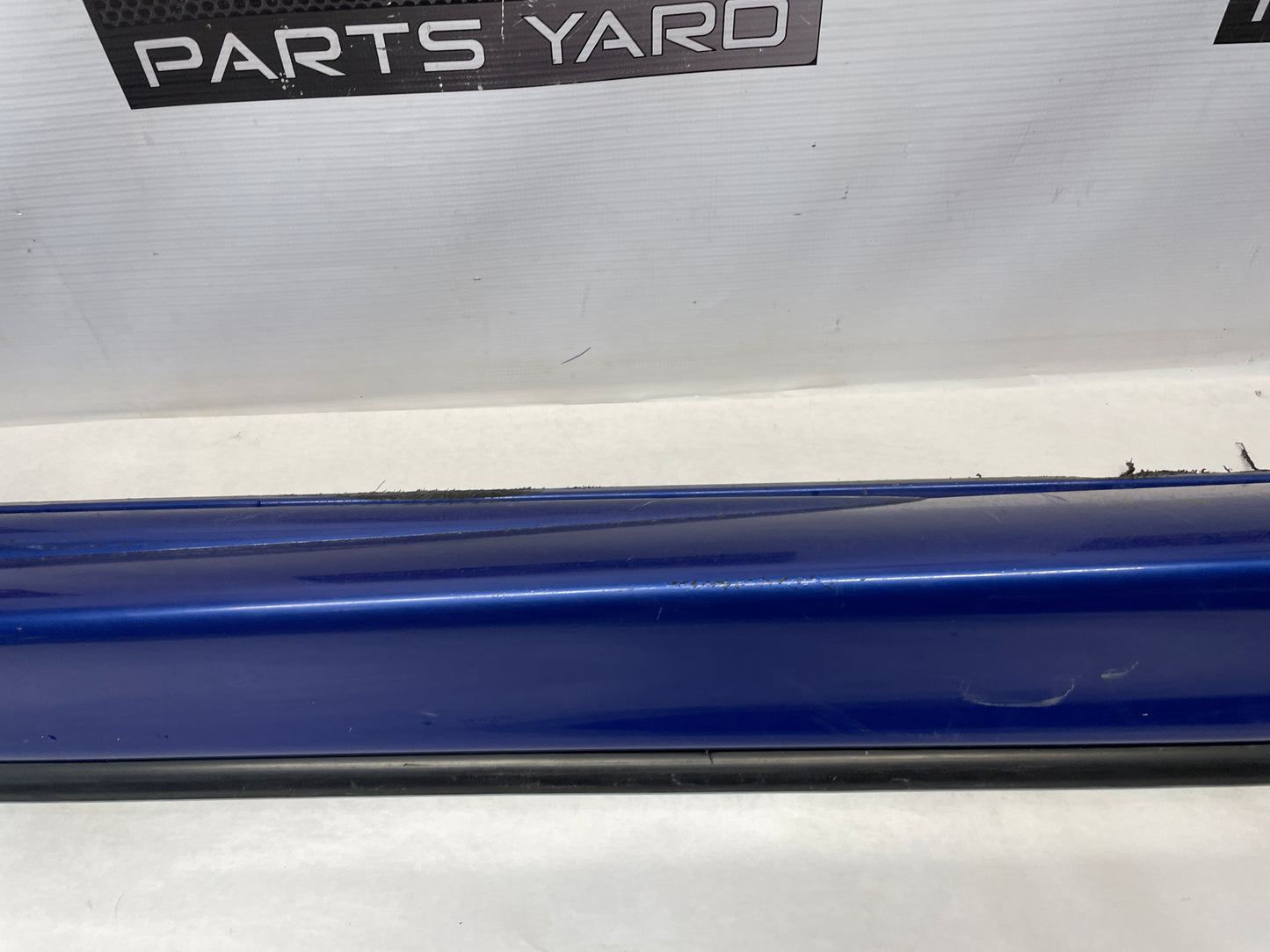 2006 Pontiac GTO LH Driver Rocker Molding Side Skirt Panel OEM - Day's Parts Yard