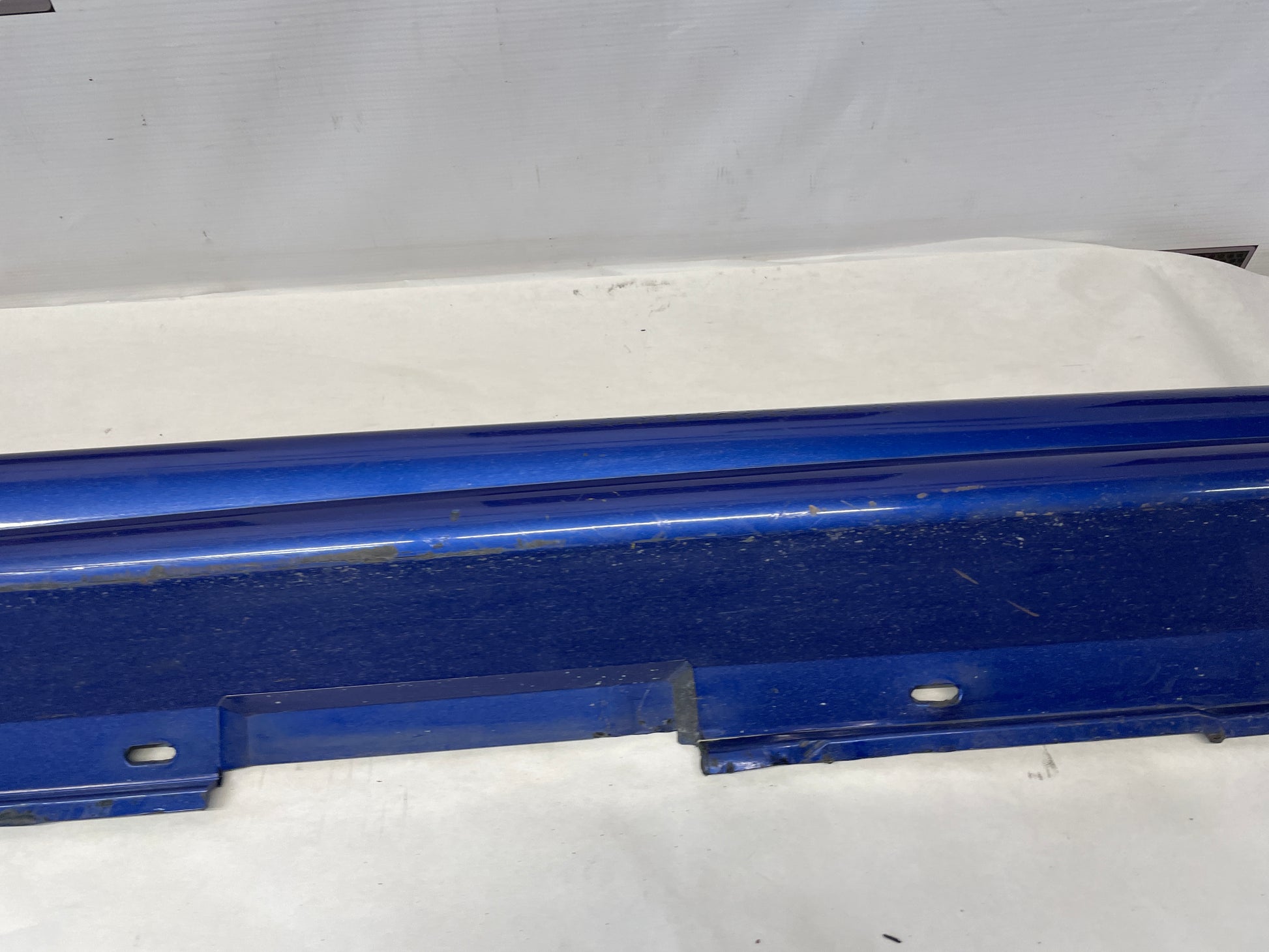 2006 Pontiac GTO LH Driver Rocker Molding Side Skirt Panel OEM - Day's Parts Yard