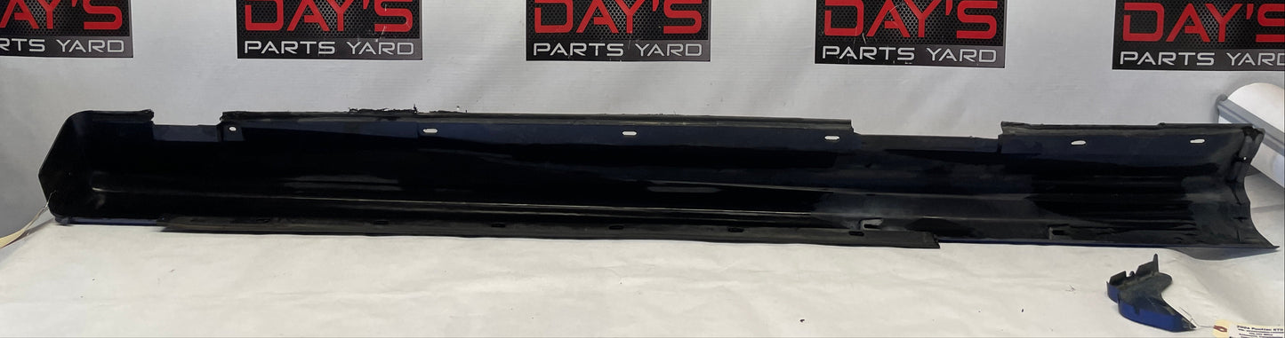 2006 Pontiac GTO LH Driver Rocker Molding Side Skirt Panel OEM - Day's Parts Yard