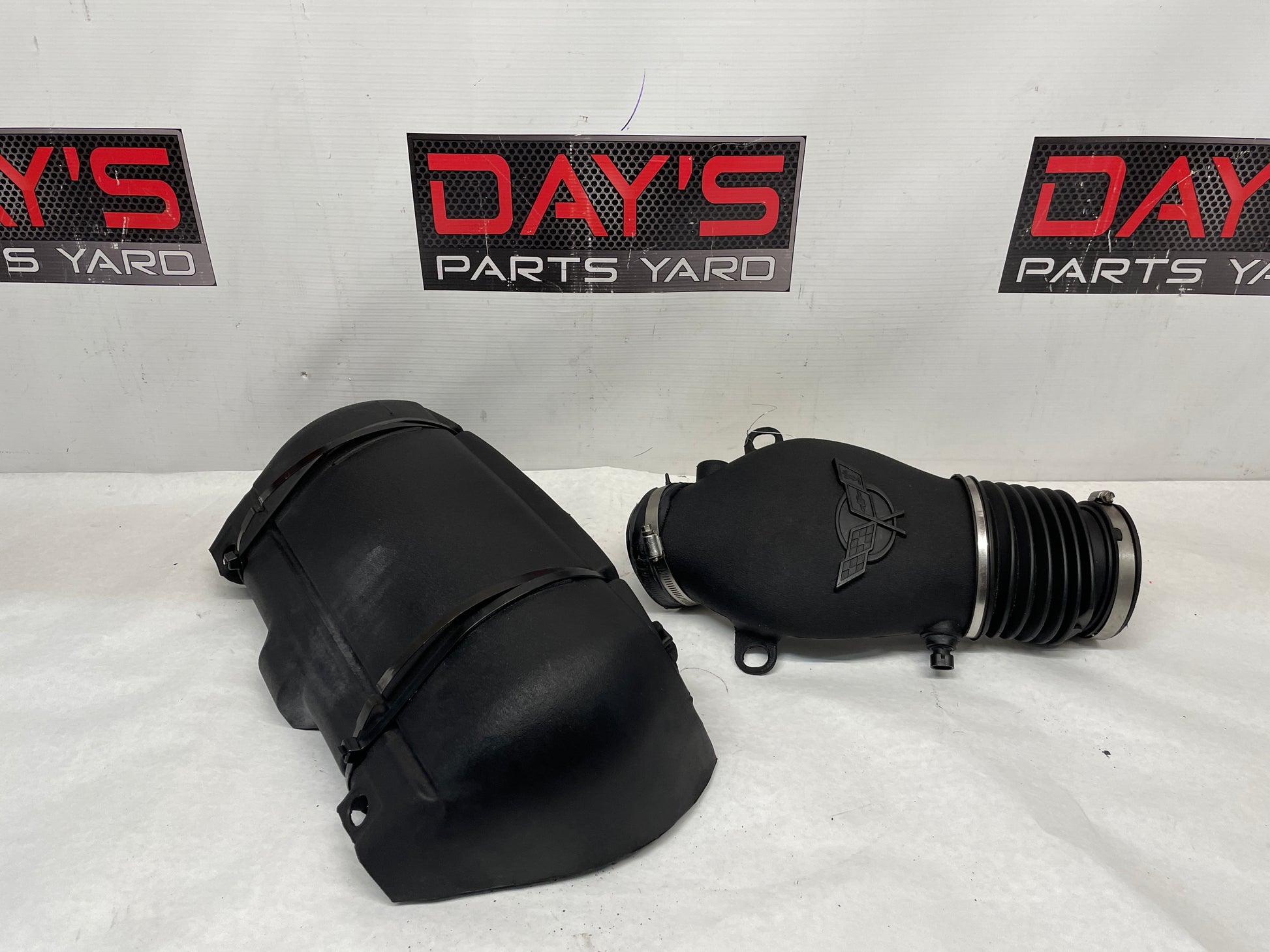 1999 Chevy C5 Corvette Factory OEM Air Cleaner Box Intake Assembly - Day's Parts Yard