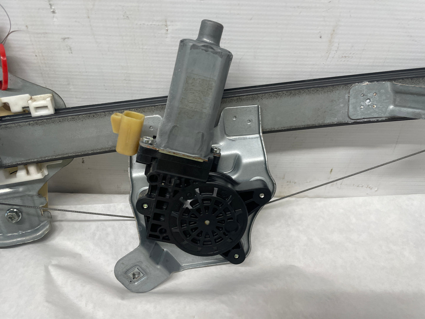 2013 Chevy Caprice PPV RH Passenger Rear Window Regulator Motor OEM