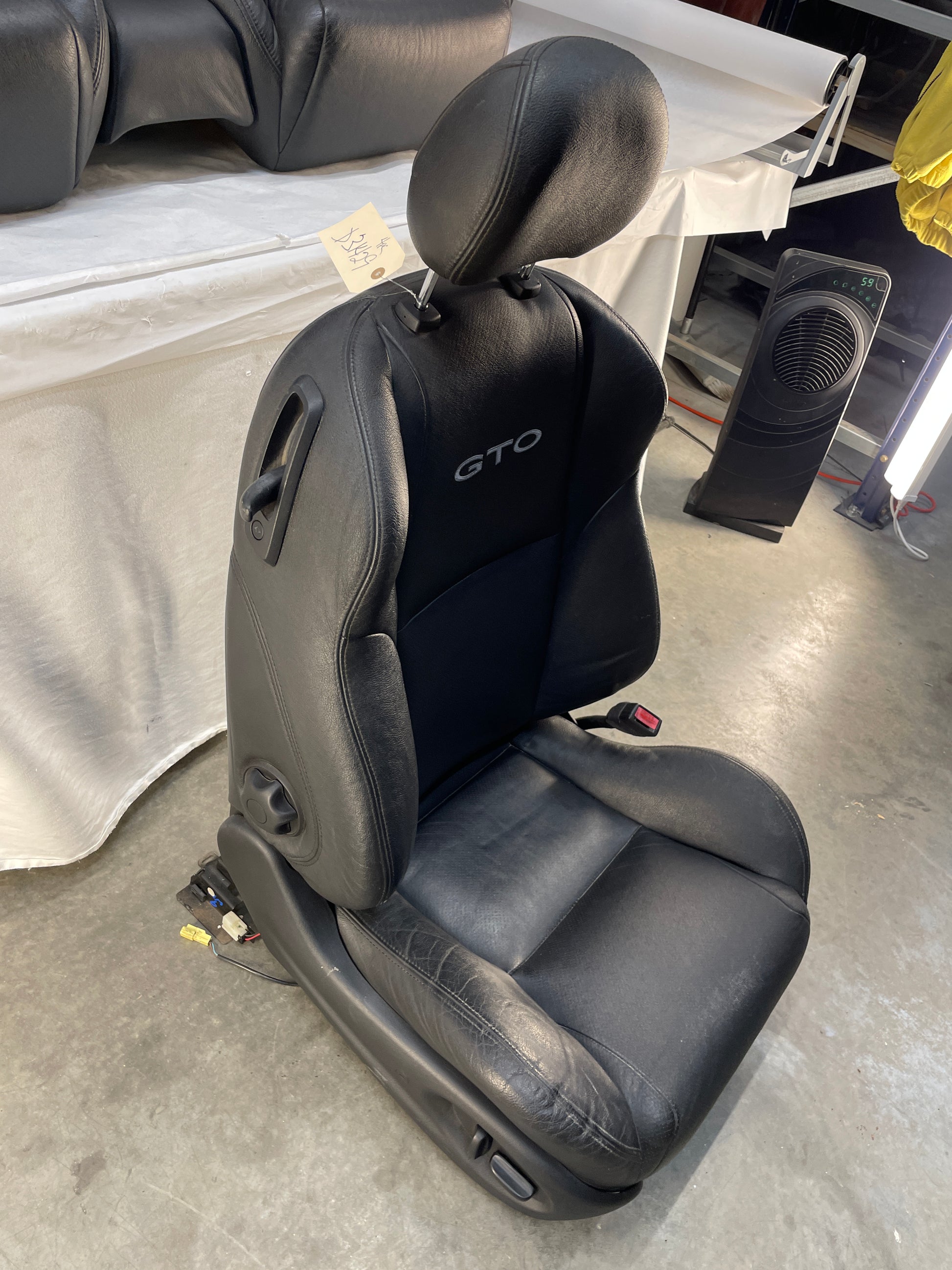 2004 Pontiac GTO Seats Fronts and Rears OEM - Day's Parts Yard