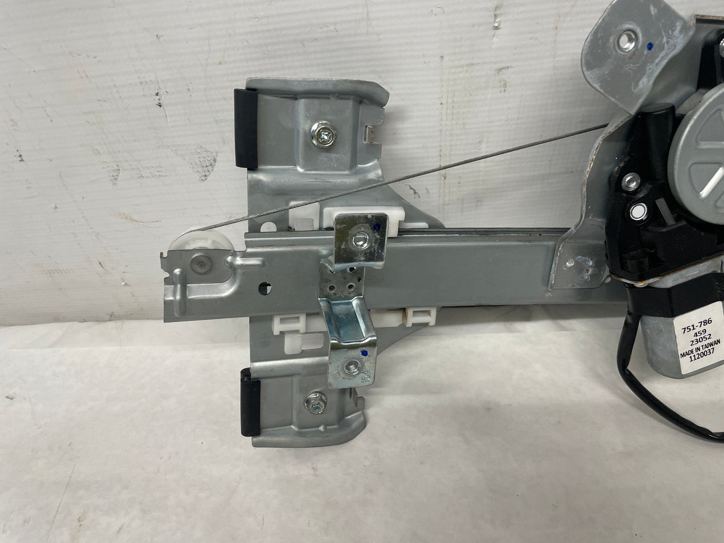 2013 Chevy Caprice PPV LH Driver Rear Door Window Regulator Motor OEM