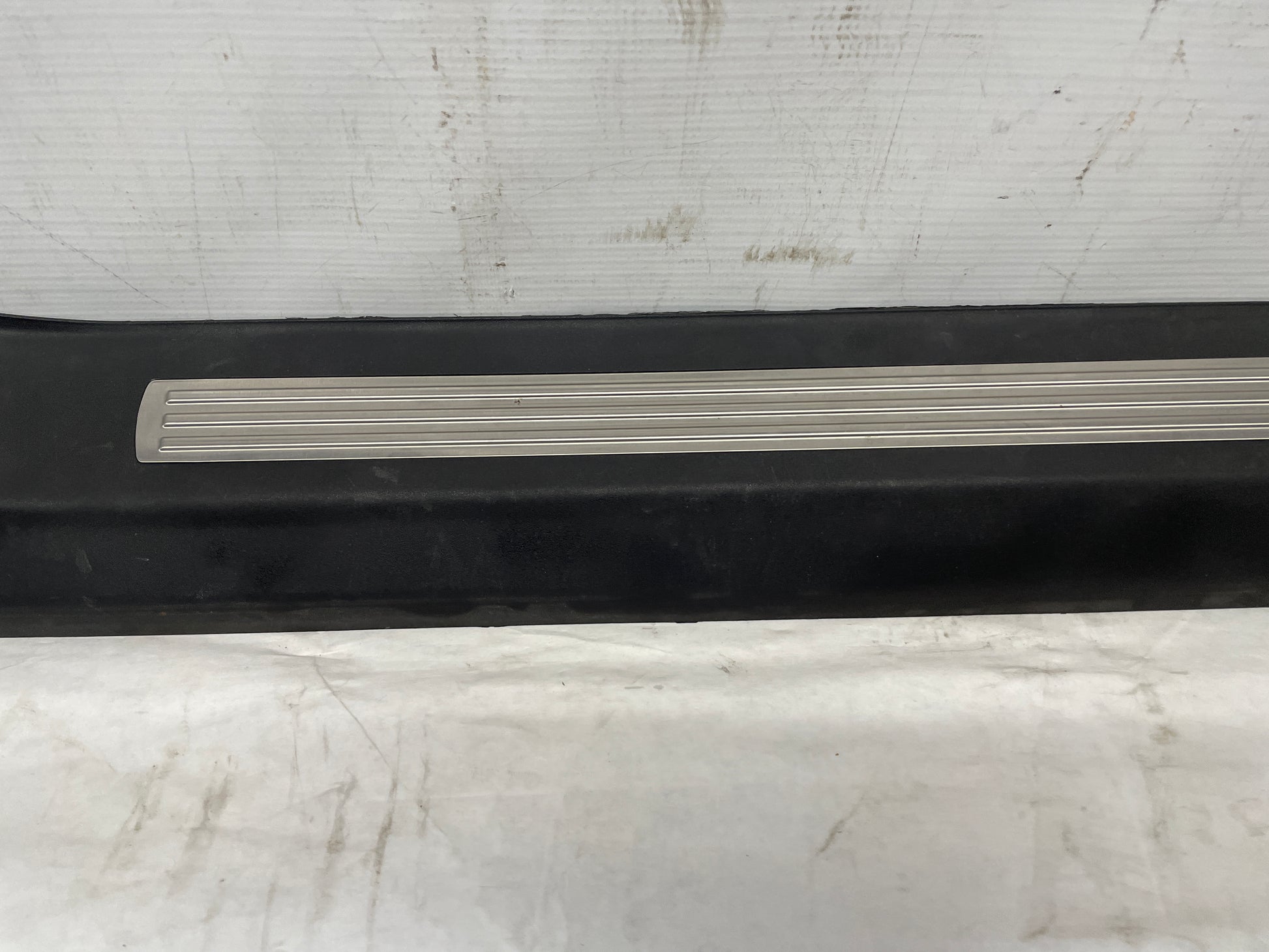2014 Chevy SS Sedan RH Passenger Front Door Scuff Sill Plate Panel Trim OEM - Day's Parts Yard