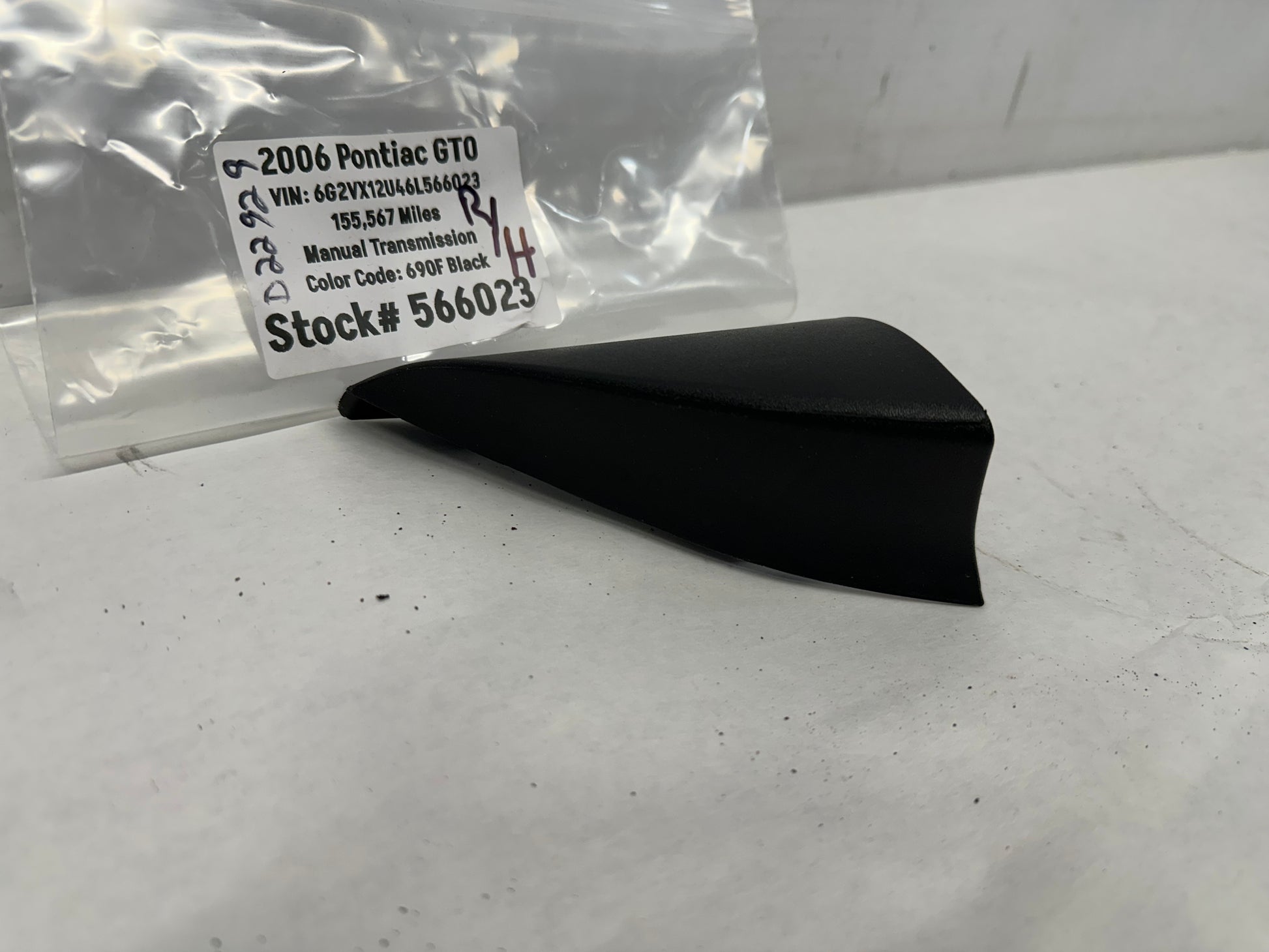 2006 Pontiac GTO RH Passenger Defrost Trim Door Vent Triangle OEM - Day's Parts Yard