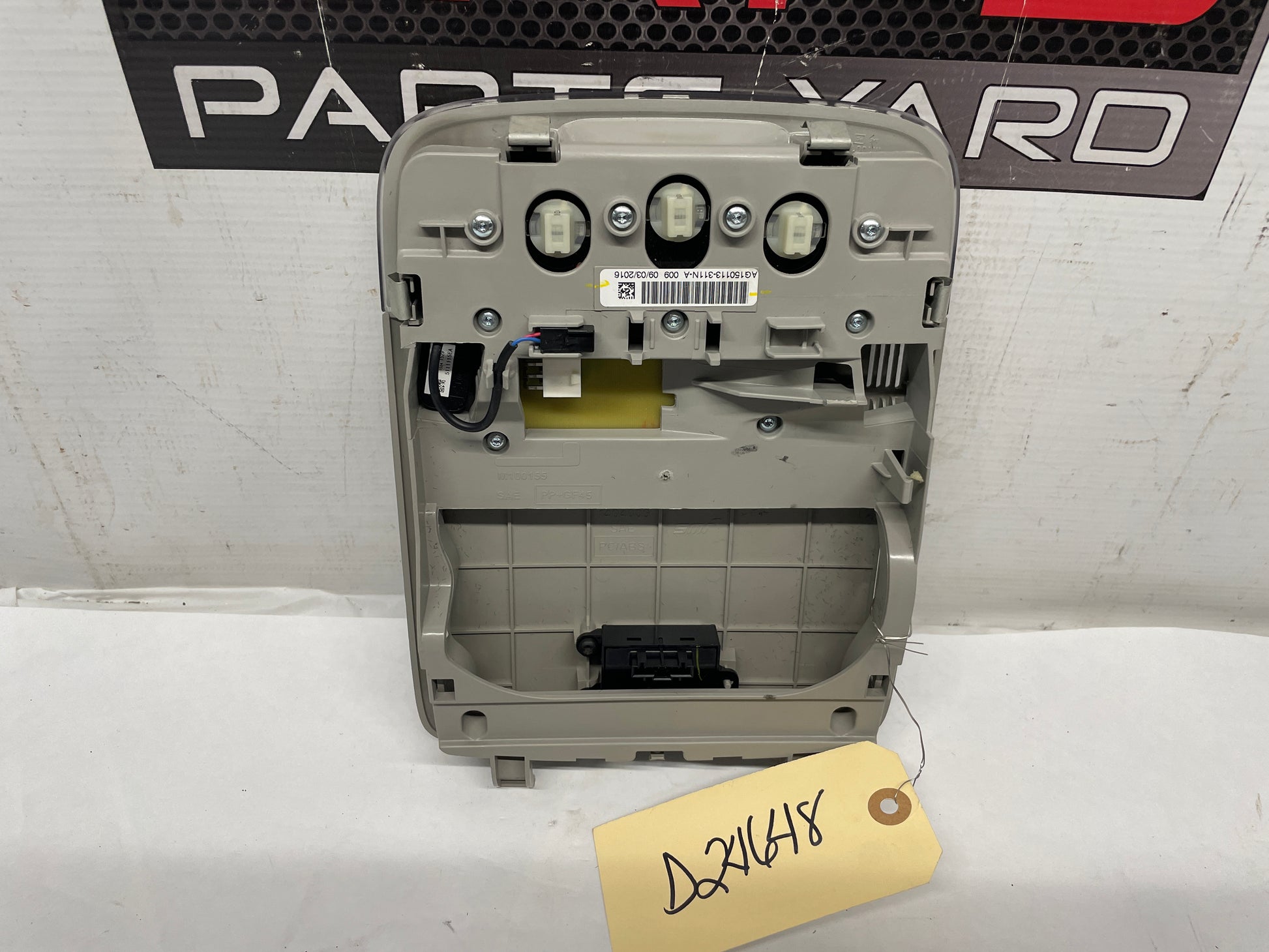 2016 Chevy SS Sedan Overhead Console Dome Light Controls OEM - Day's Parts Yard