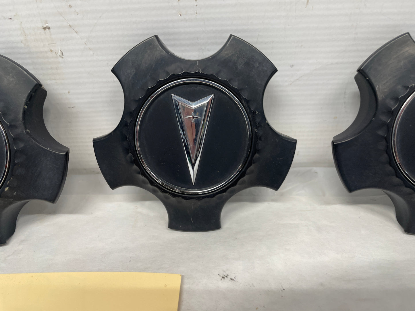 2009 Pontiac G8 GT Wheel Center Caps OEM