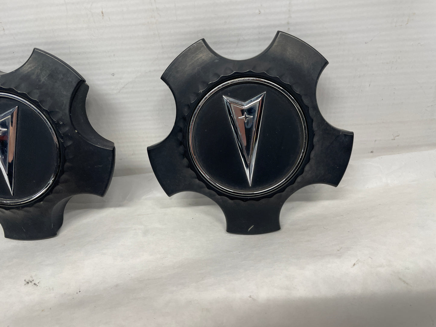 2009 Pontiac G8 GT Wheel Center Caps OEM