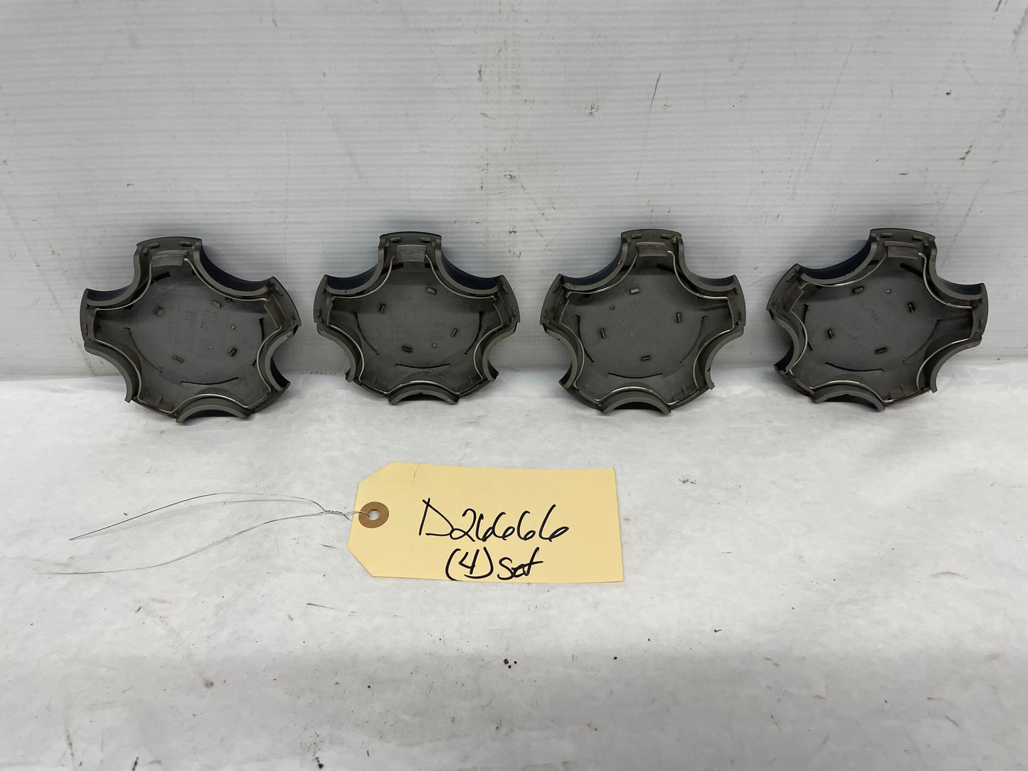 2009 Pontiac G8 GT Wheel Center Caps OEM