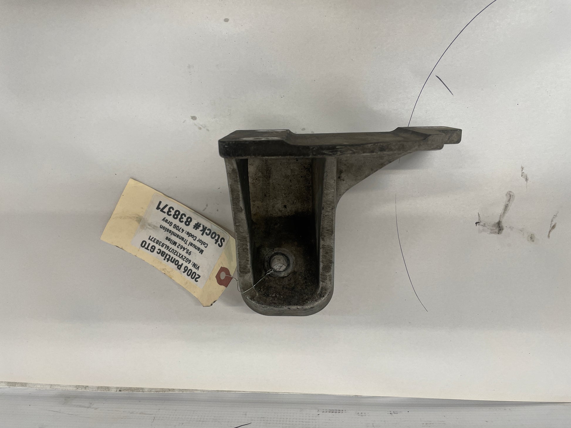 2006 Pontiac GTO LH Driver Engine Motor Mount Bracket Stand OEM - Day's Parts Yard
