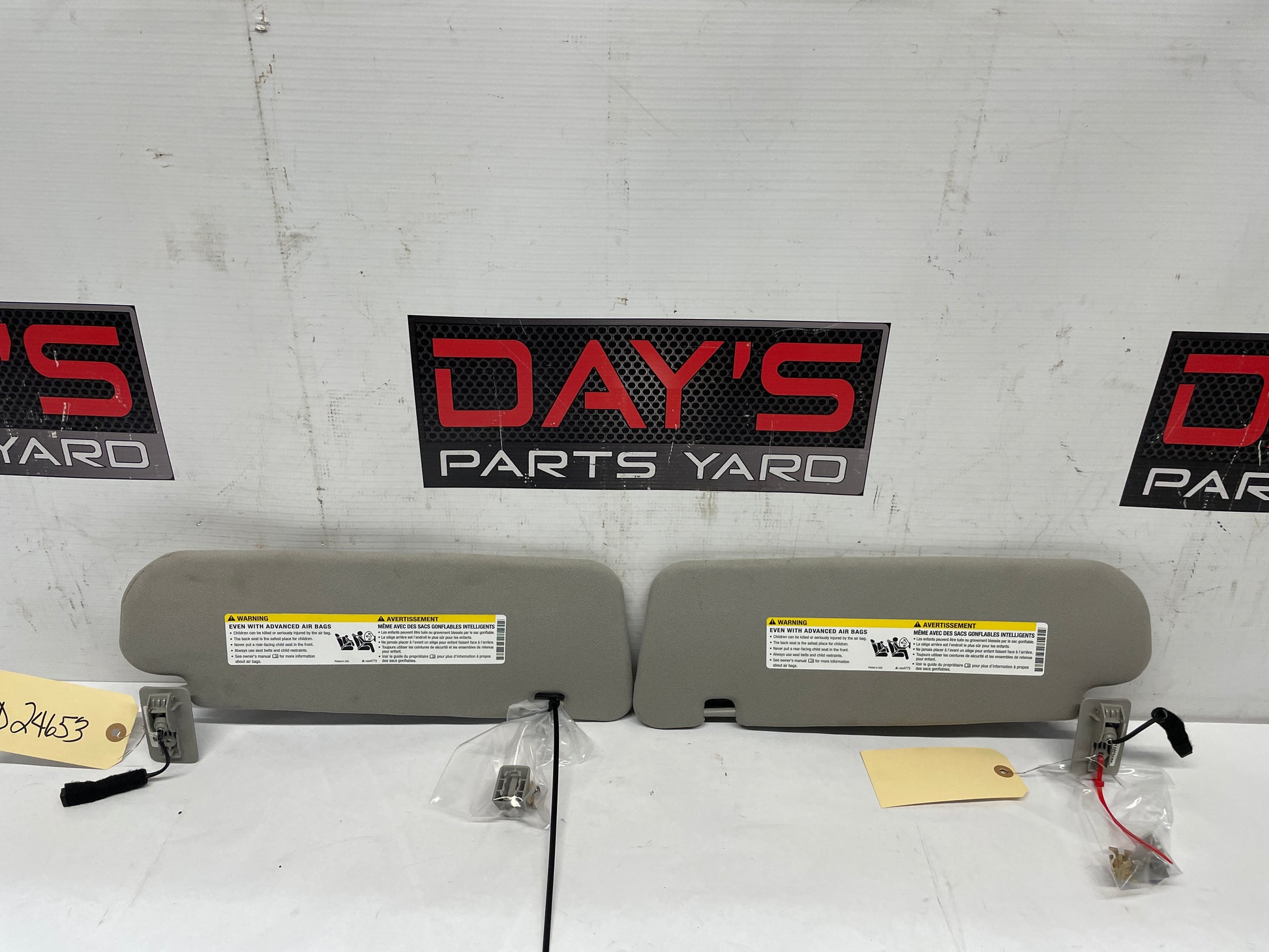 2016 Chevy SS Sedan RH & LH Sun Visor Sunvisor Shade Set w/ Clips OEM - Day's Parts Yard