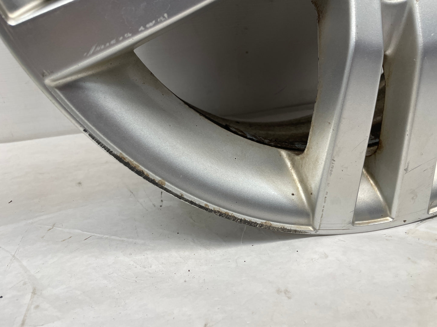 2009 Pontiac G8 Factory OEM 18X8 Wheel