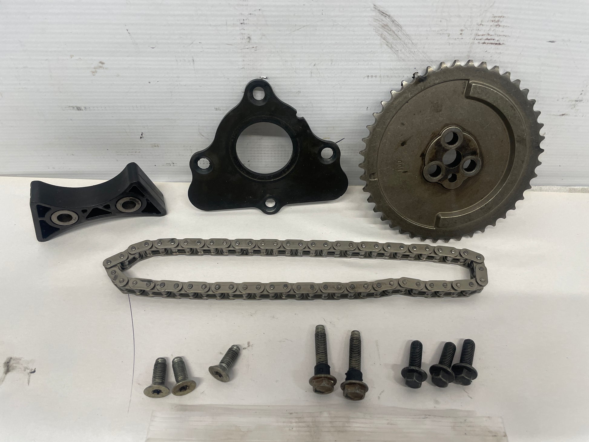 2006 Pontiac GTO Timing Gear Chain Assembly w/ Hardware OEM - Day's Parts Yard