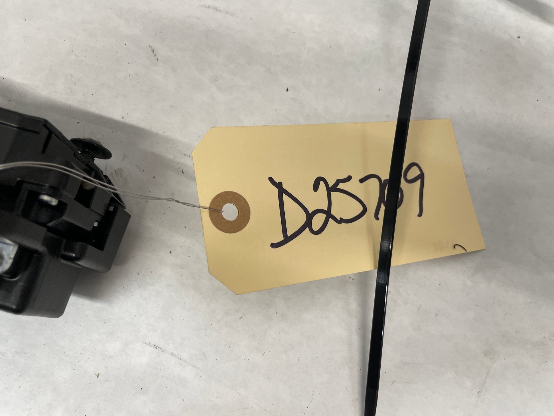 2013 Cadillac CTS-V Coupe LH Driver Door Lock Actuator OEM - Day's Parts Yard