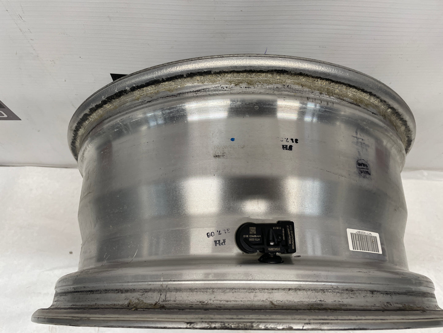 2009 Pontiac G8 Factory OEM 18X8 Wheel