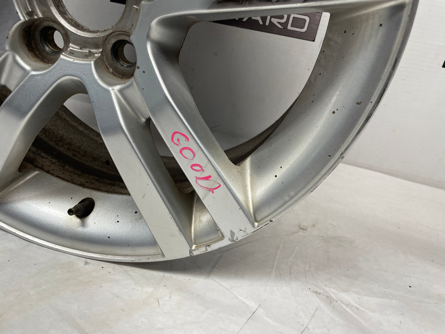 2009 Pontiac G8 Factory OEM 18X8 Wheel