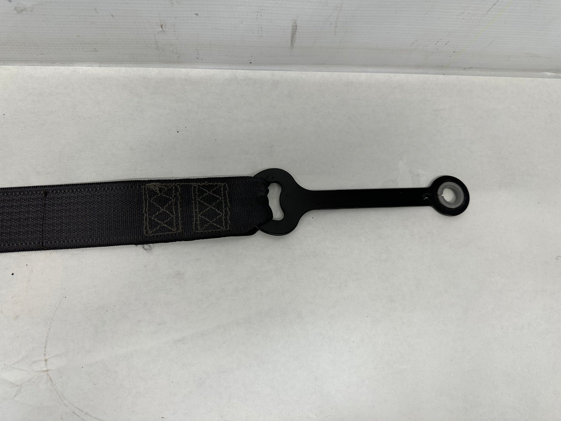 2006 Pontiac GTO RH Passenger Front Seatbelt Seat Belt Retractor OEM - Day's Parts Yard
