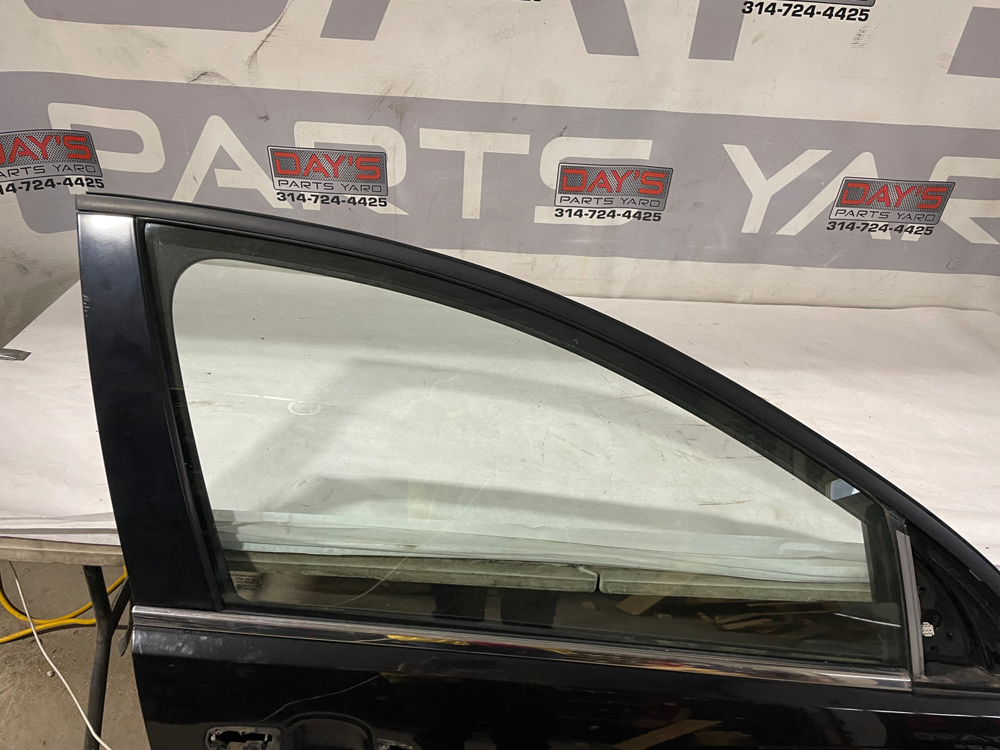 2008 Pontiac G8 GT Front RH Passenger Door w/ Glass OEM