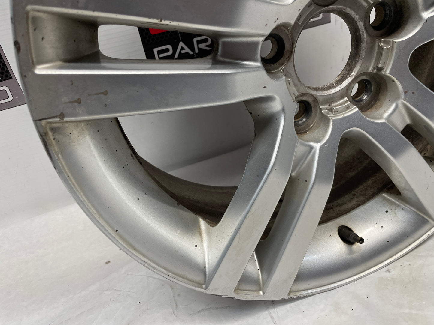 2009 Pontiac G8 Factory OEM 18X8 Wheel