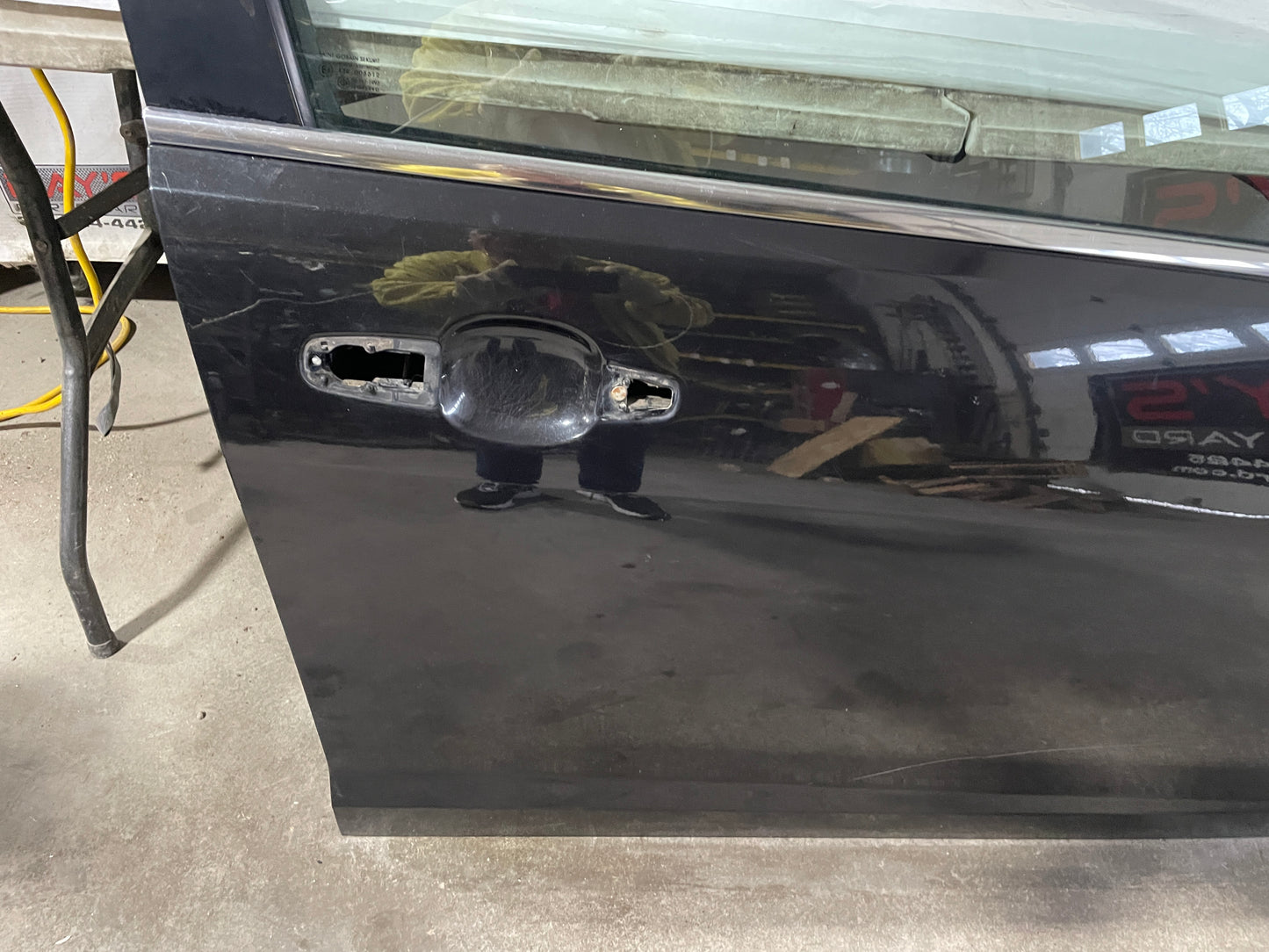 2008 Pontiac G8 GT Front RH Passenger Door w/ Glass OEM