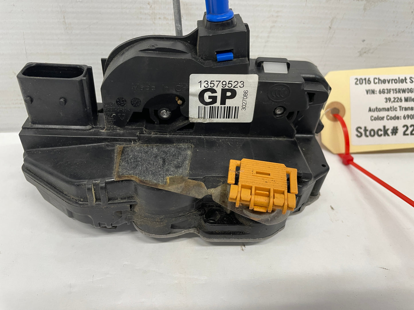 2016 Chevy SS Sedan RH Passenger Front Door Lock Actuator OEM - Day's Parts Yard