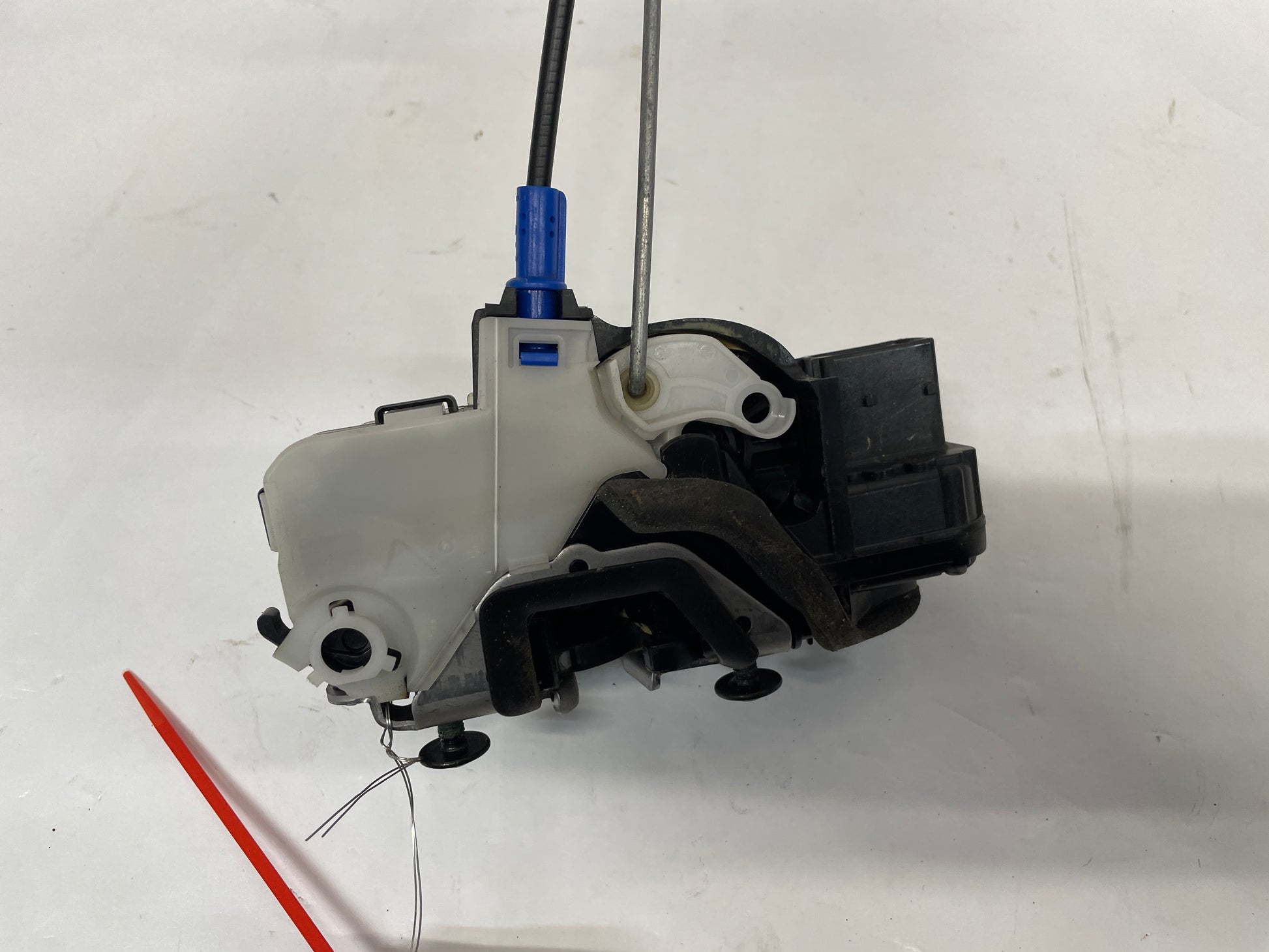 2016 Chevy SS Sedan RH Passenger Front Door Lock Actuator OEM - Day's Parts Yard