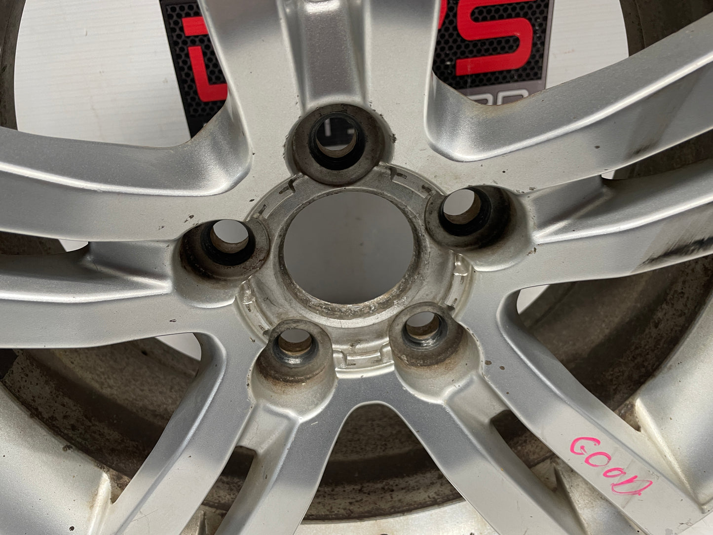 2009 Pontiac G8 Factory OEM 18X8 Wheel