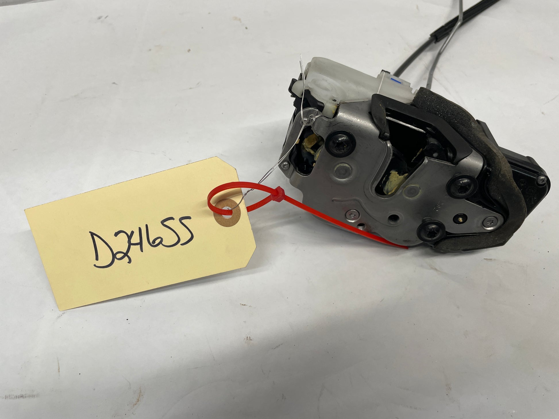 2016 Chevy SS Sedan RH Passenger Front Door Lock Actuator OEM - Day's Parts Yard