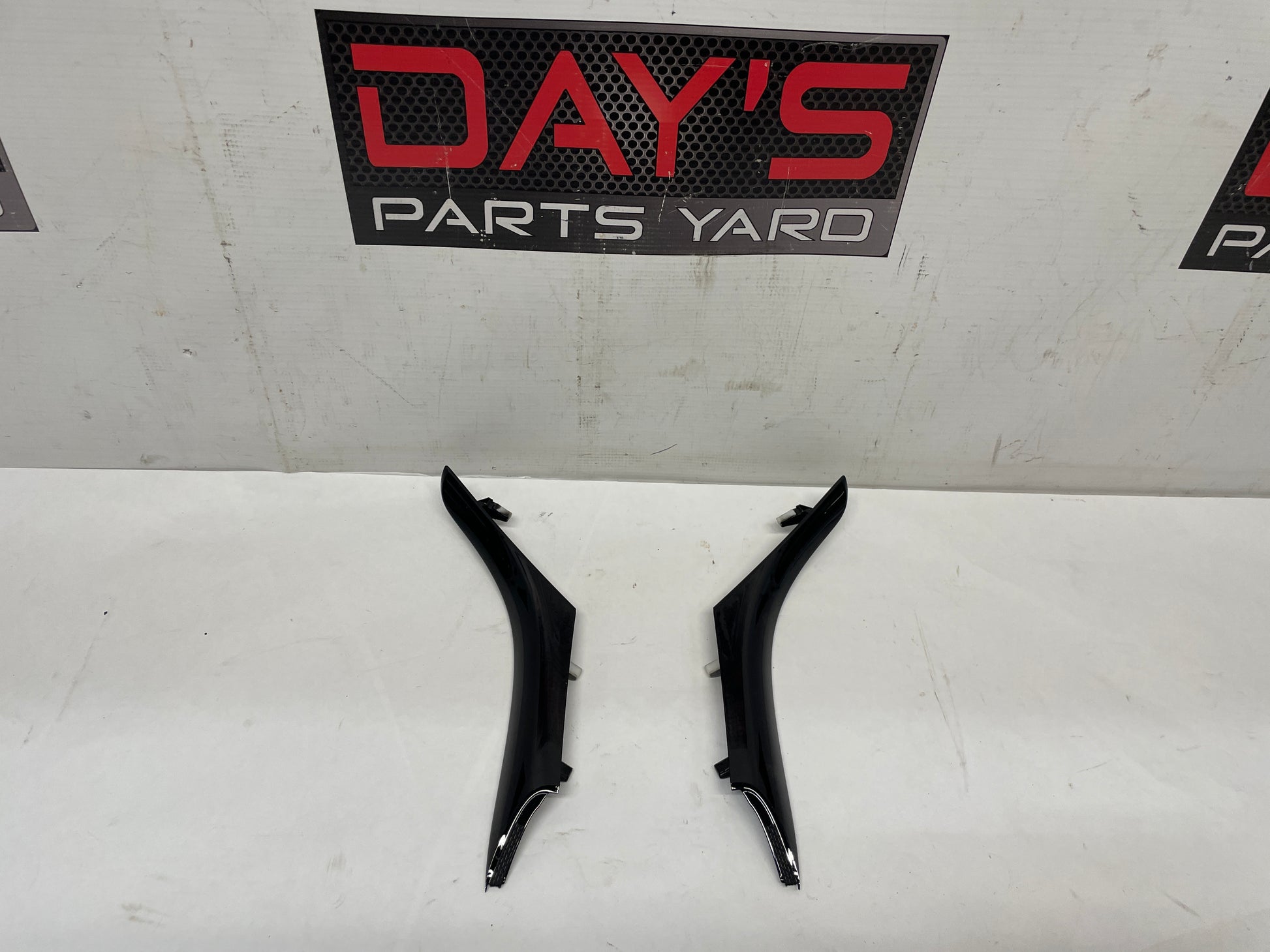 2016 Chevy SS Sedan RH & LH Center Console Trim Black OEM - Day's Parts Yard