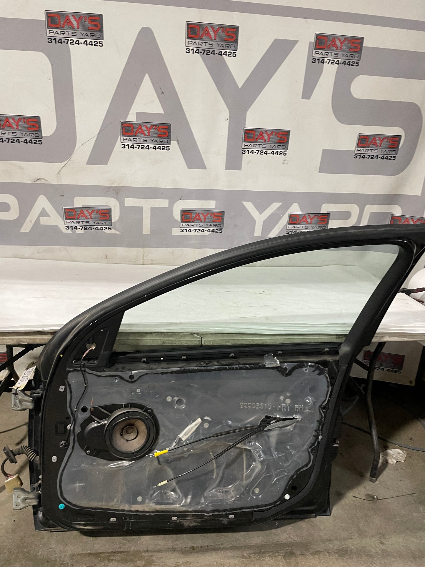 2008 Pontiac G8 GT Front RH Passenger Door w/ Glass OEM