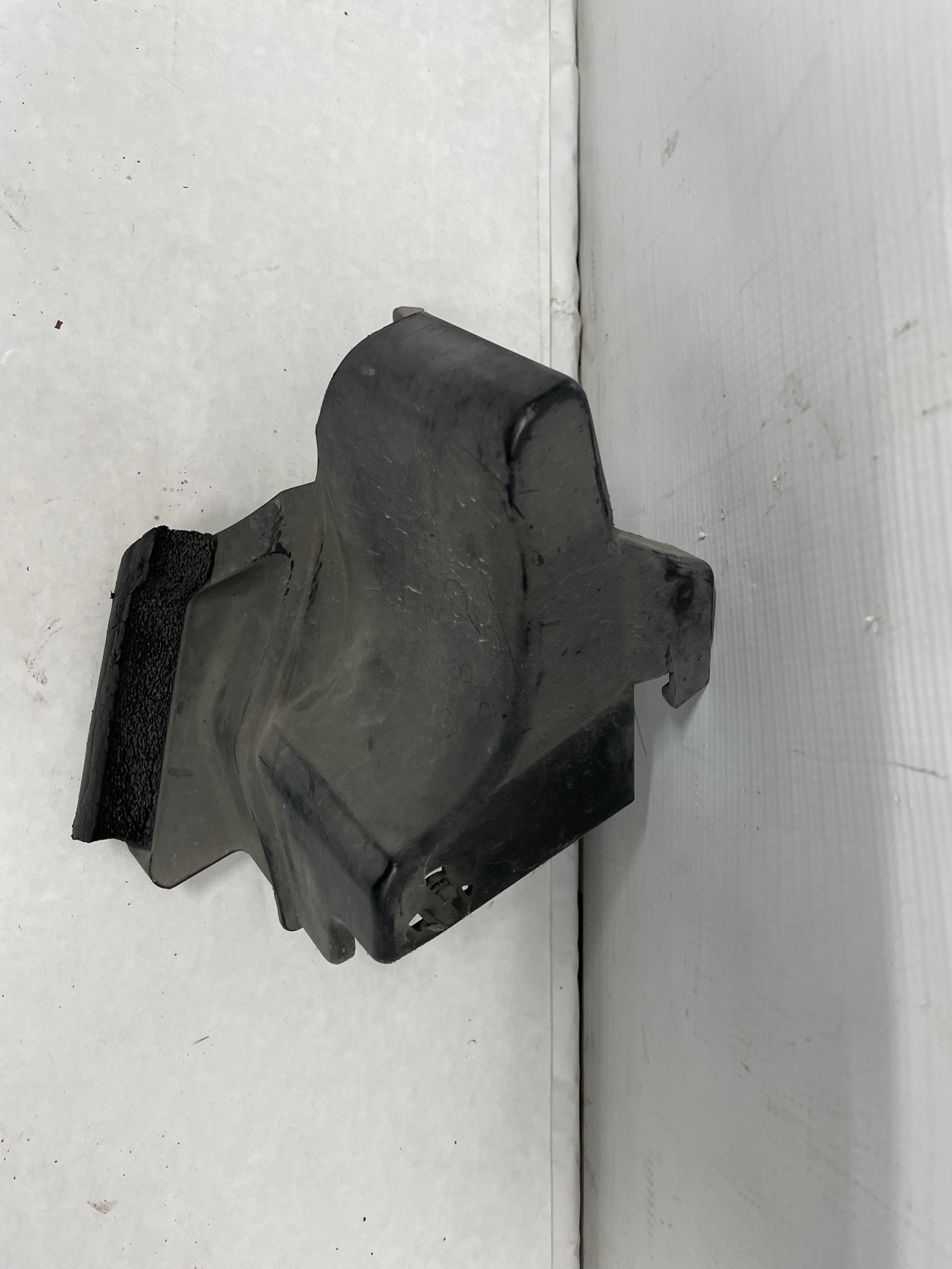 2014 Chevy SS Sedan RH Passenger Radiator Support Air Baffle OEM - Day's Parts Yard