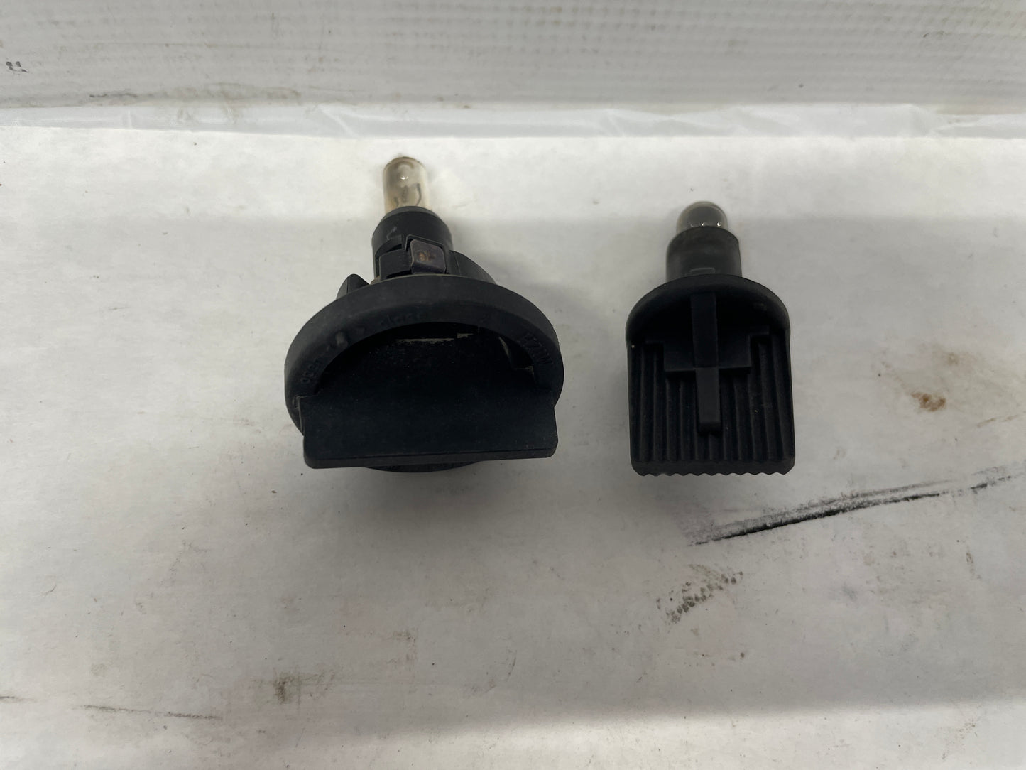 2012 Chevy Caprice PPV Headlight Head Light Lamp Bulb Sockets OEM