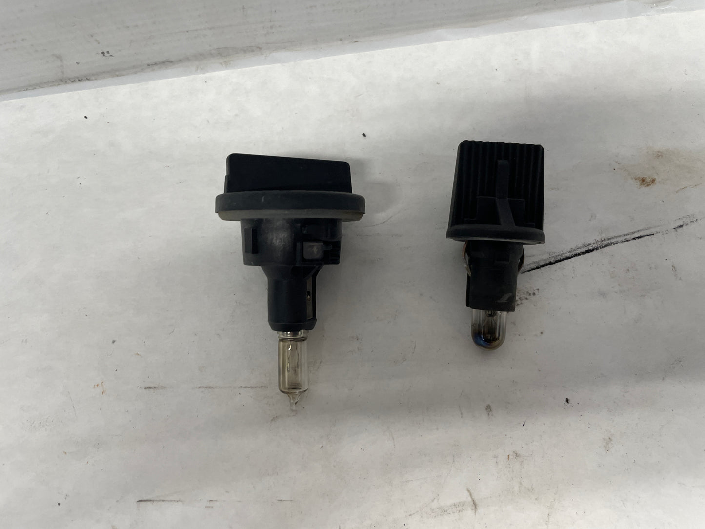 2012 Chevy Caprice PPV Headlight Head Light Lamp Bulb Sockets OEM