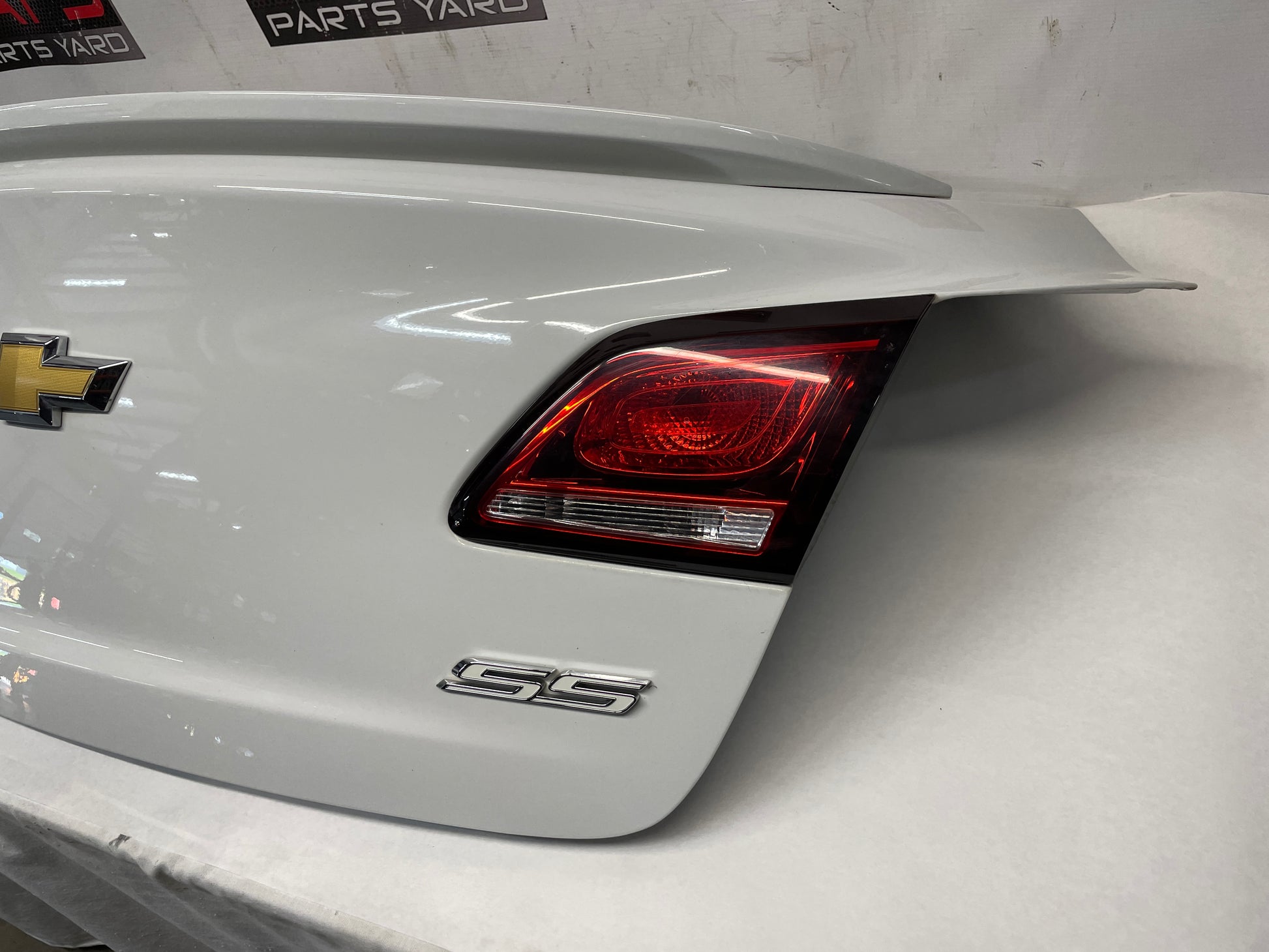 2014 Chevy SS Sedan Trunk Deck Lid w/ Spoiler White OEM - Day's Parts Yard