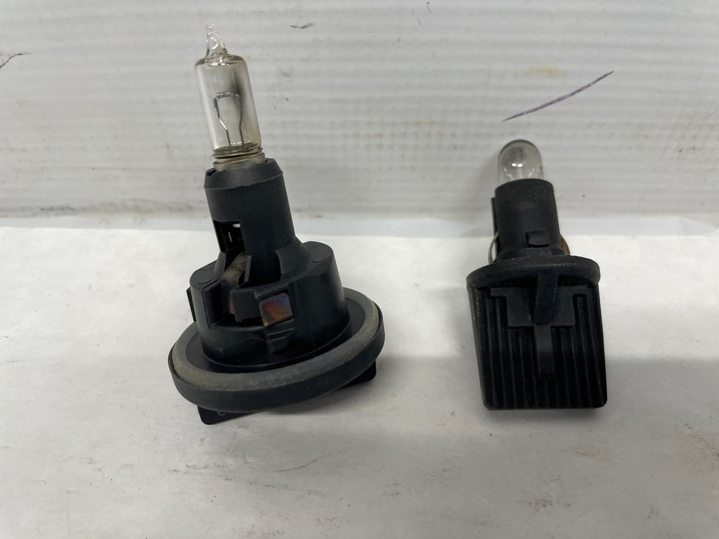2012 Chevy Caprice PPV LH Front Headlight Head Light Lamp Bulb Socket OEM