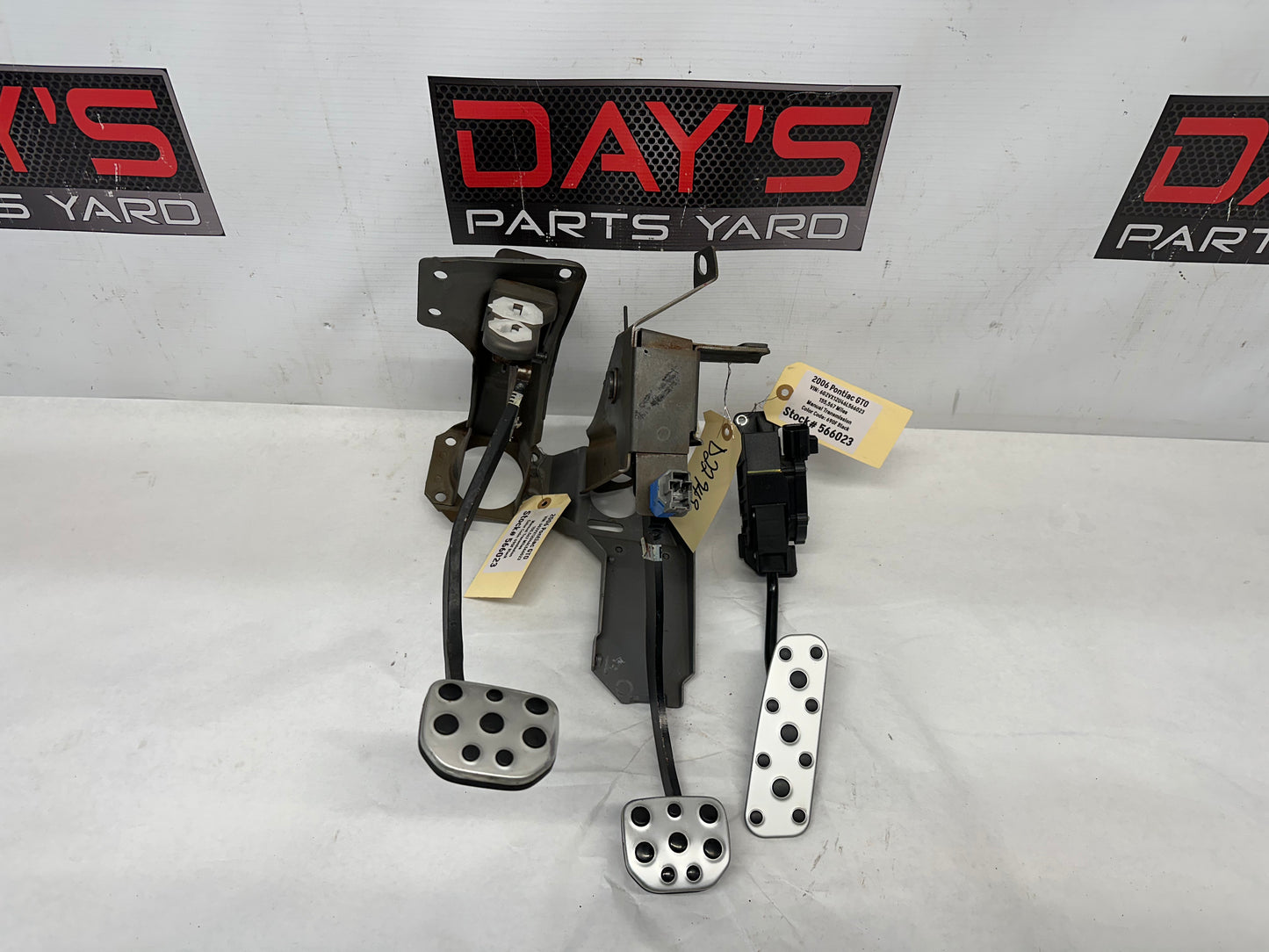 2006 Pontiac GTO Manual Pedal Set Clutch Brake Accelerator OEM - Day's Parts Yard