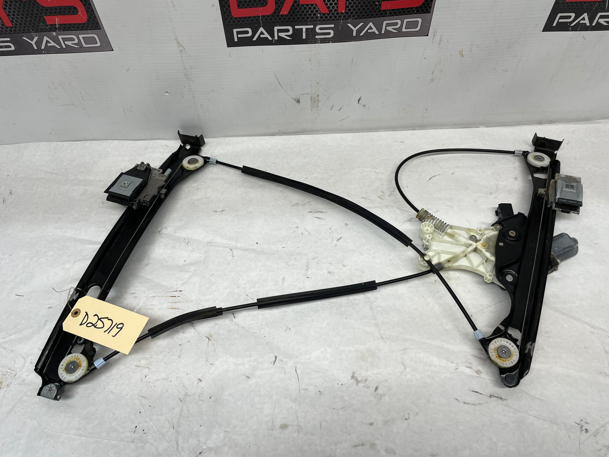 2013 Cadillac CTS-V Coupe Front LH Driver Window Regulator Motor OEM - Day's Parts Yard