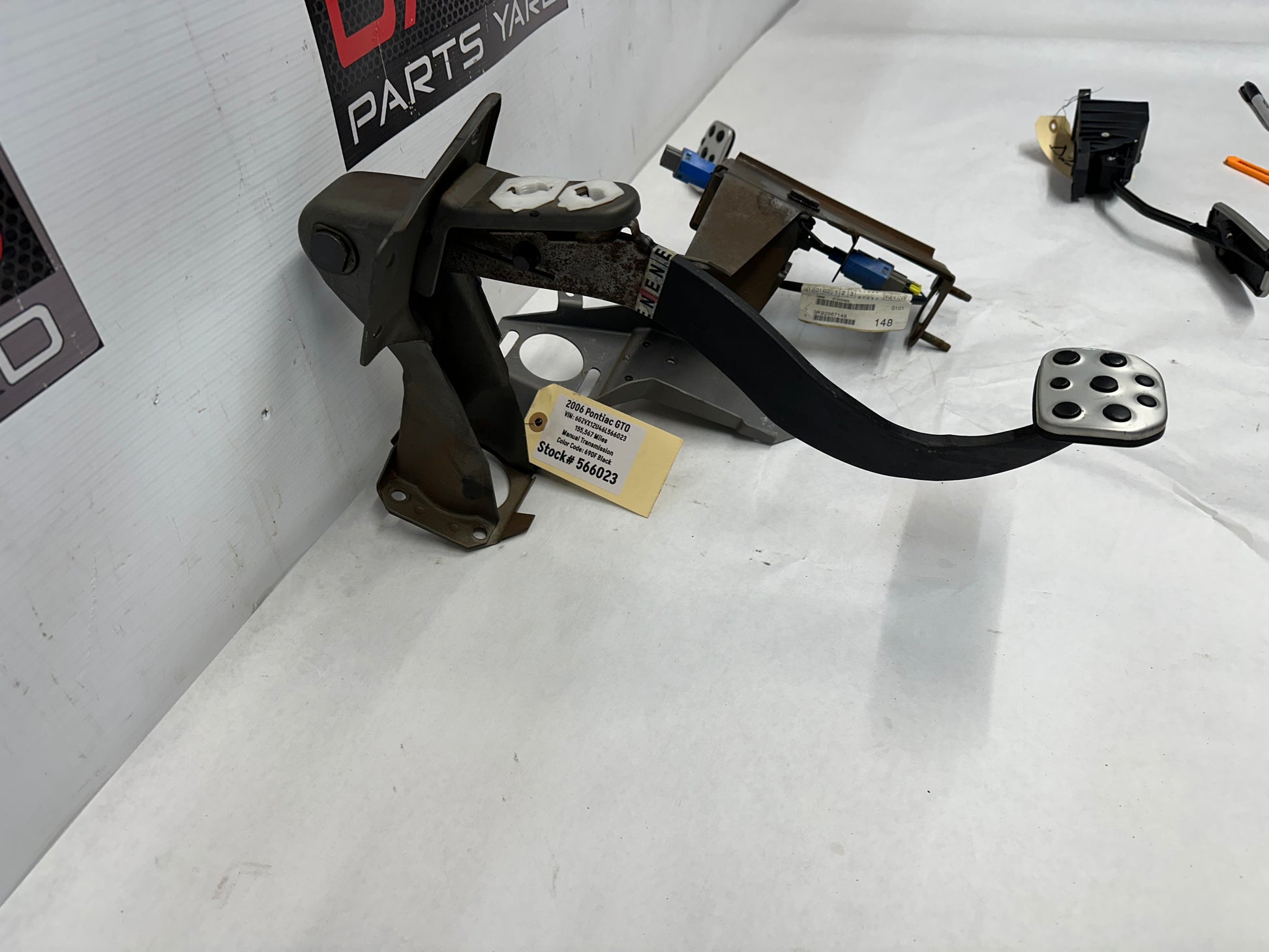 2006 Pontiac GTO Manual Pedal Set Clutch Brake Accelerator OEM - Day's Parts Yard