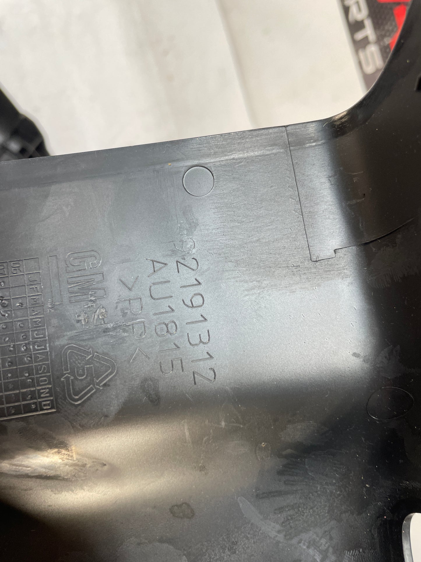 2009 Pontiac G8 GT Steering Column Calm Shell Shroud Cover Trim OEM