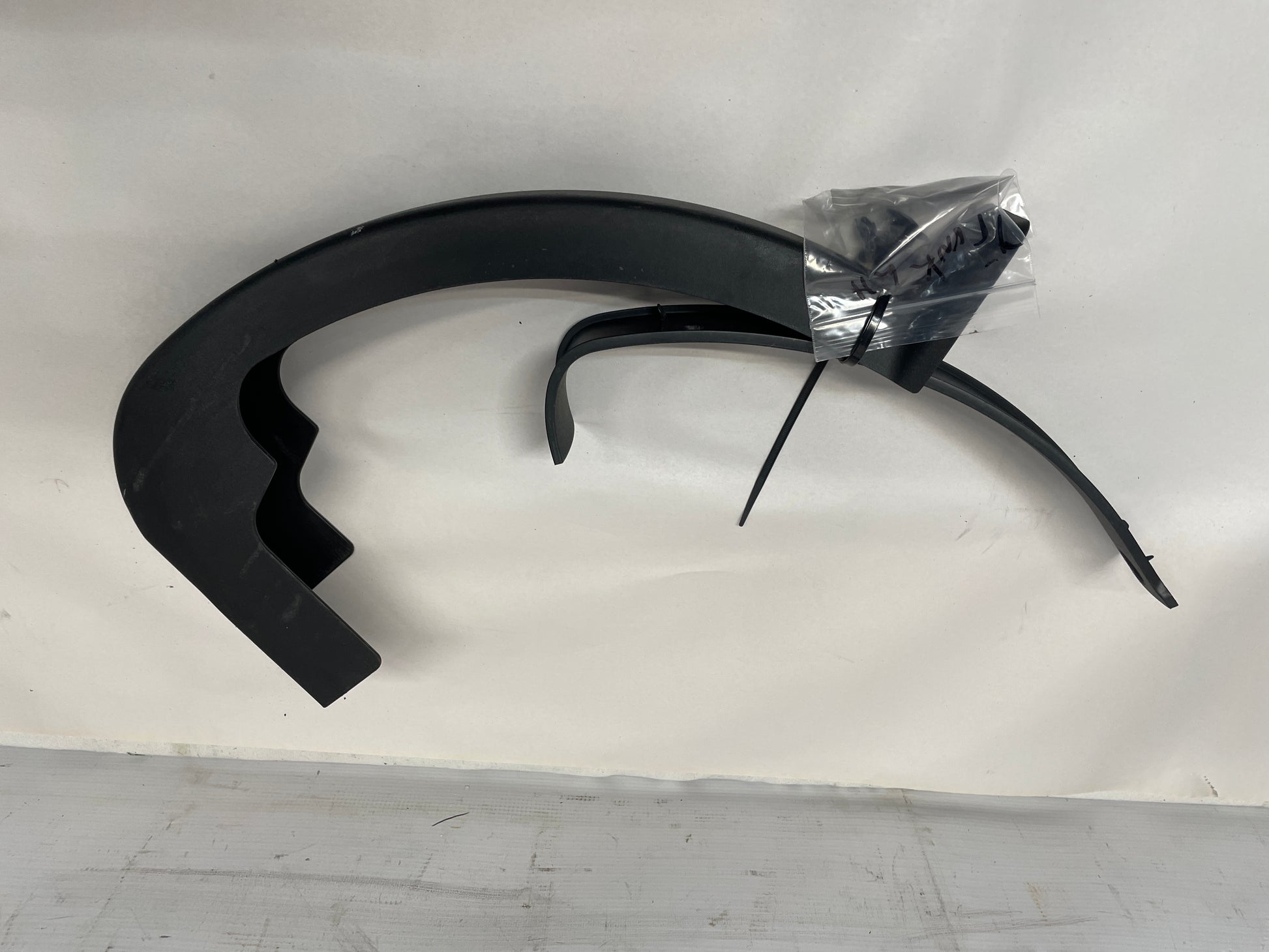 2014 Cadillac CTS-V Coupe LH Driver Trunk Compartment Lid Hinge Cover OEM - Day's Parts Yard