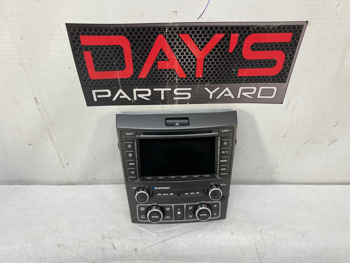 2009 Pontiac G8 GT Blaupunkt AM FM Radio CD Player Climate Control Face Plate OEM