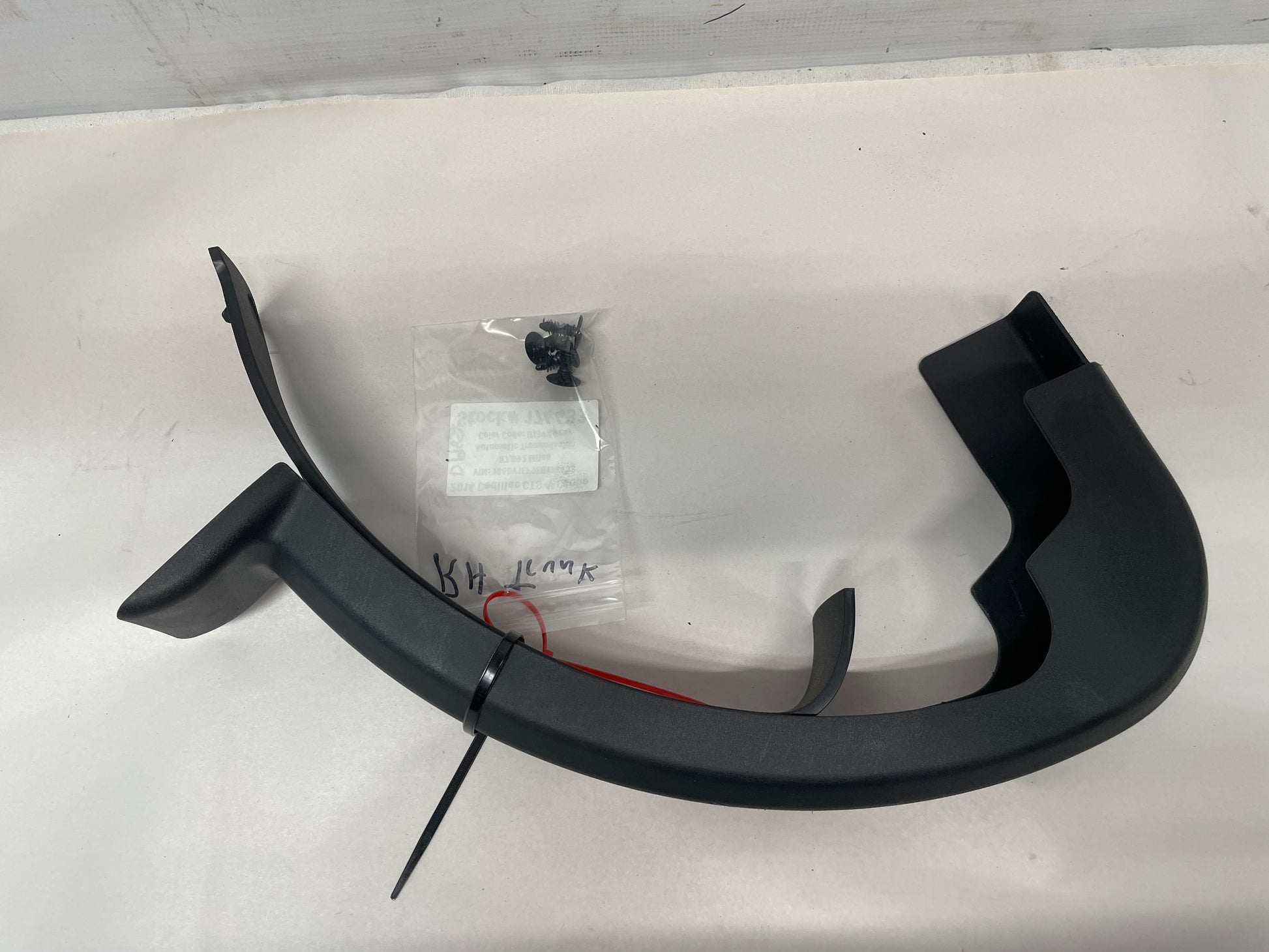 2014 Cadillac CTS-V Coupe RH Passenger Trunk Compartment Lid Hinge Cover OEM - Day's Parts Yard