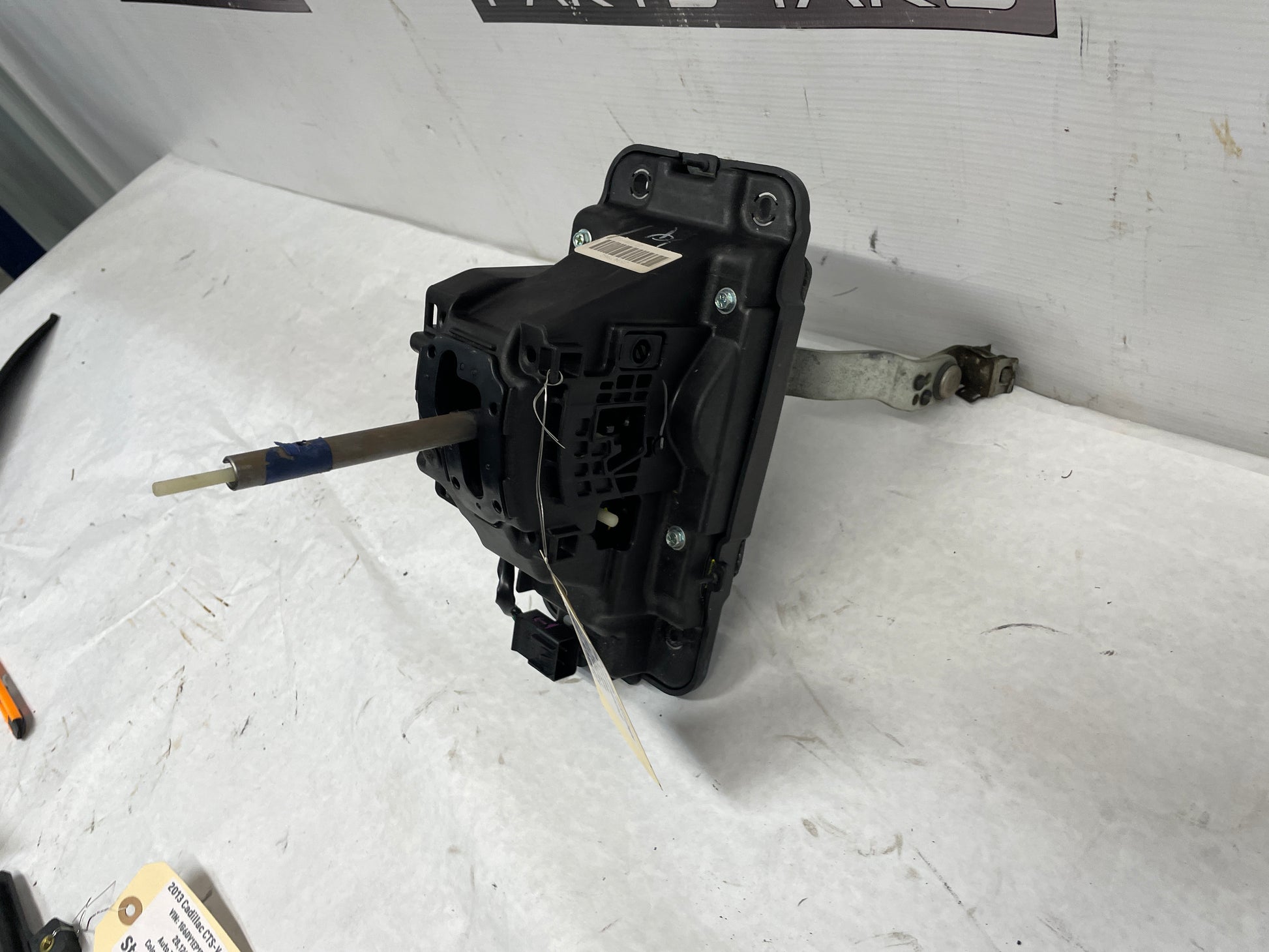 2013 Cadillac CTS-V Coupe Automatic Shifter Base OEM - Day's Parts Yard