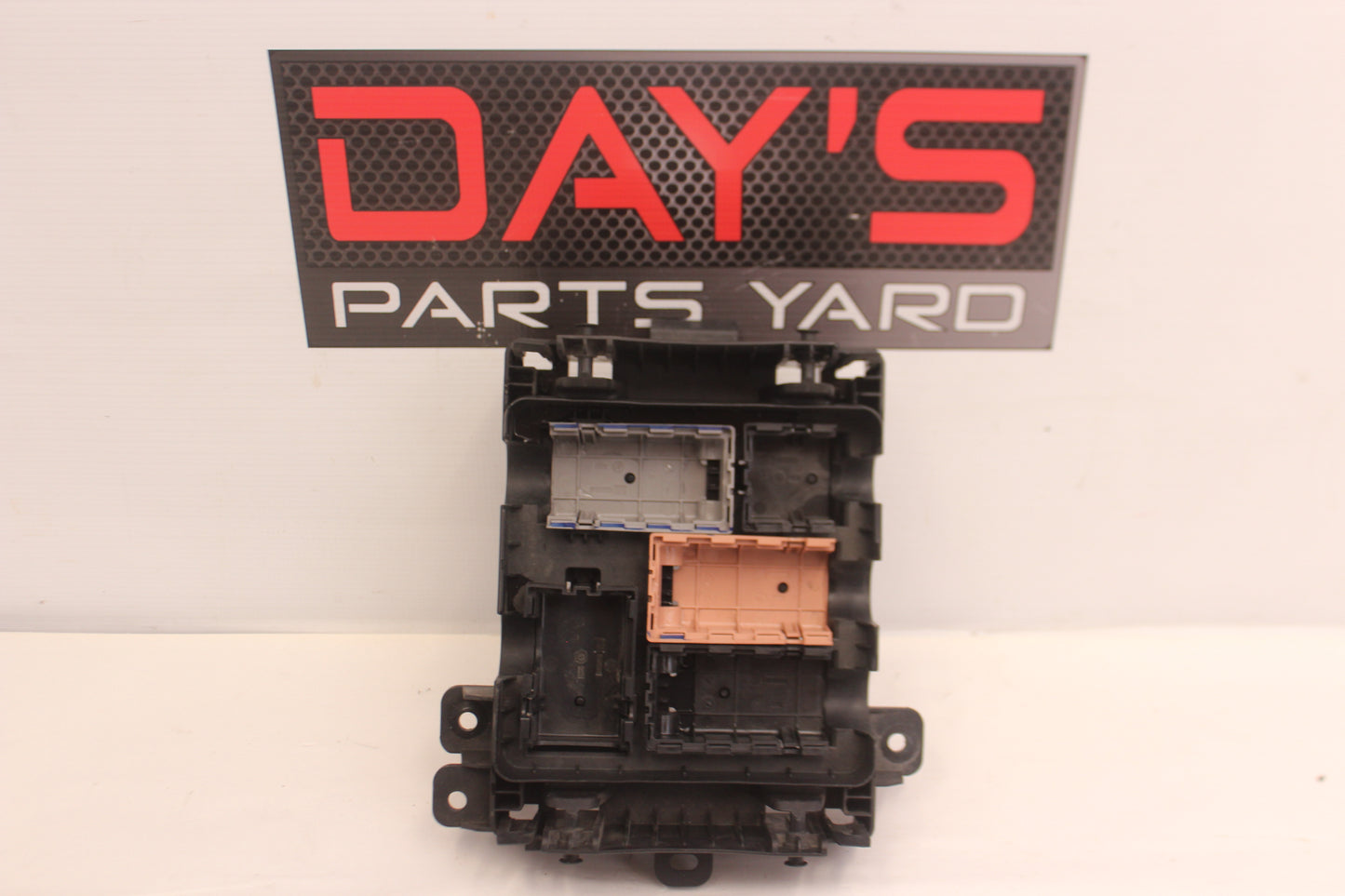 2017 Chevy SS Sedan Fuse Panel Retainer Block OEM