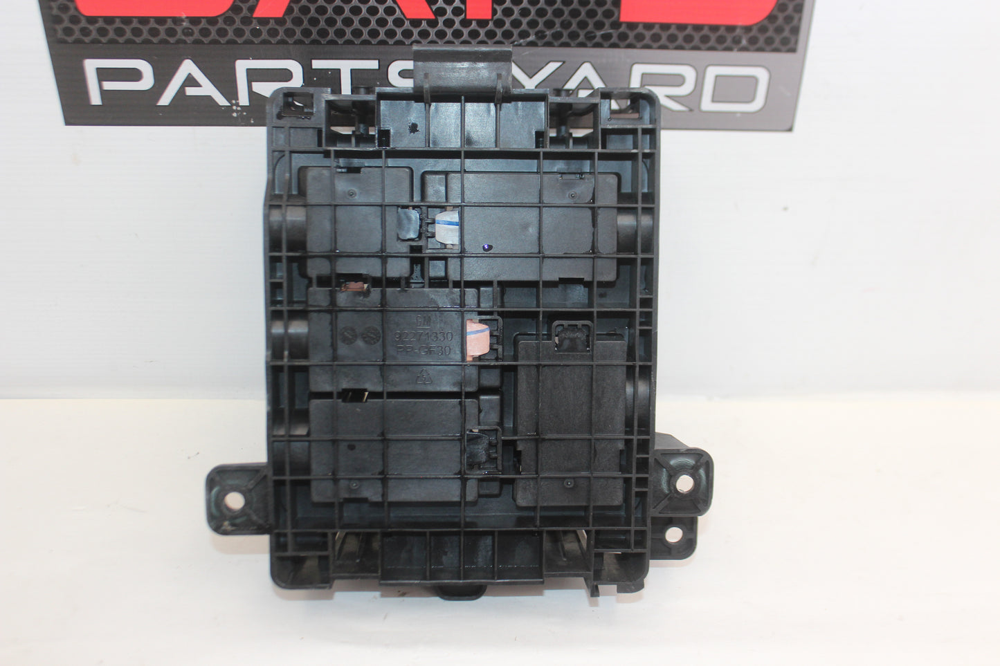 2017 Chevy SS Sedan Fuse Panel Retainer Block OEM