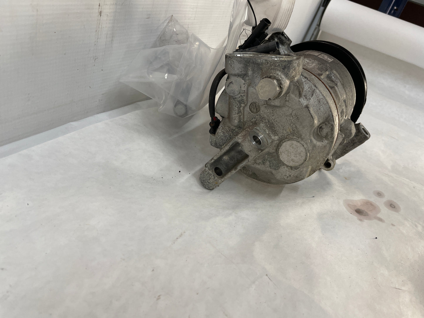 2017 Chevy SS Sedan AC A/C Air Conditioner Compressor w/ Hardware OEM - Day's Parts Yard