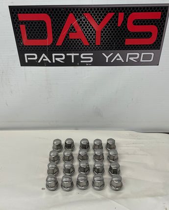 2017 Chevy SS Sedan Wheel Lug Nut Set 20 OEM