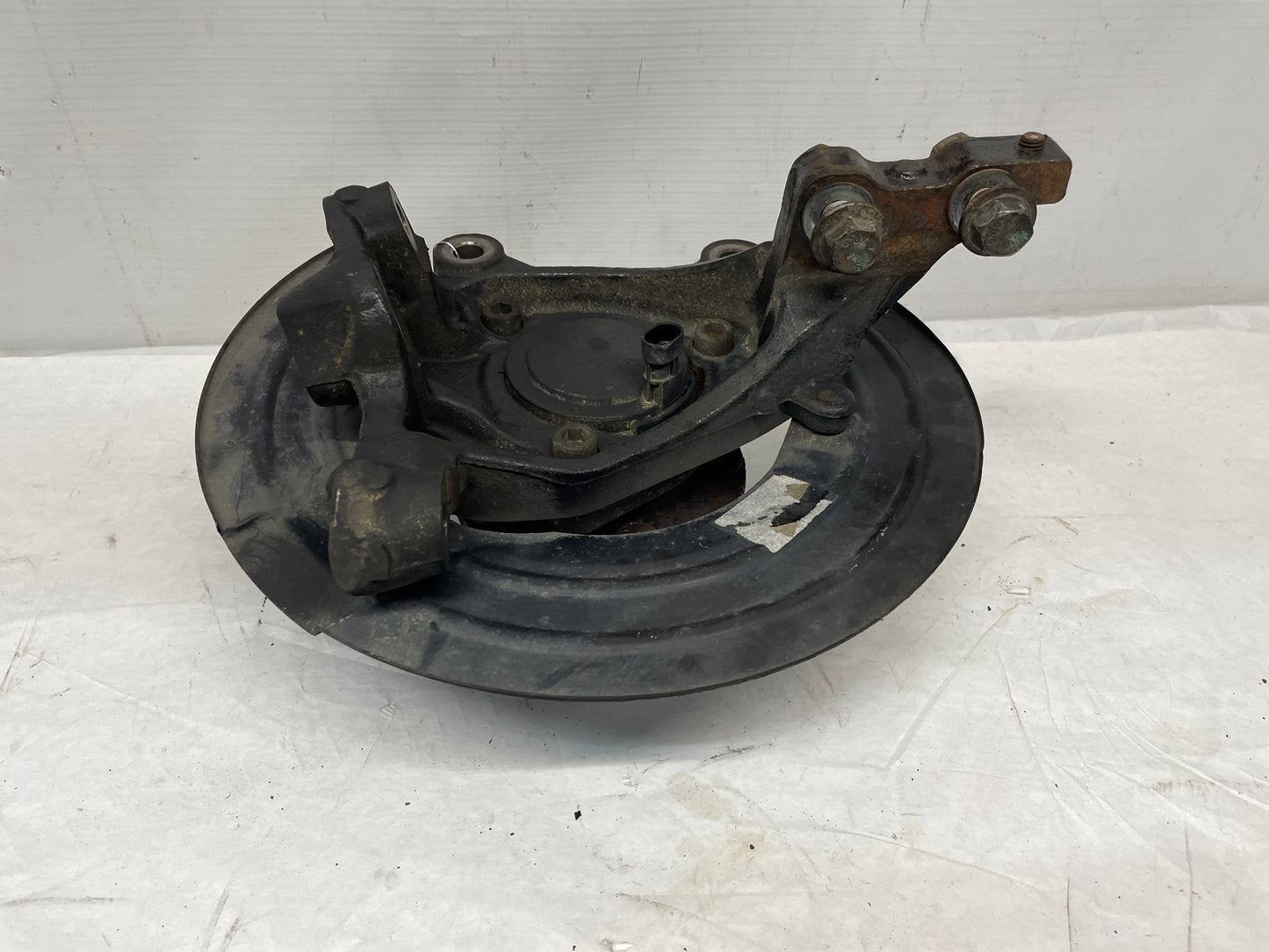 2012 Chevy Caprice PPV LH Driver Front Suspension Spindle Knuckle Hub Assembly OEM