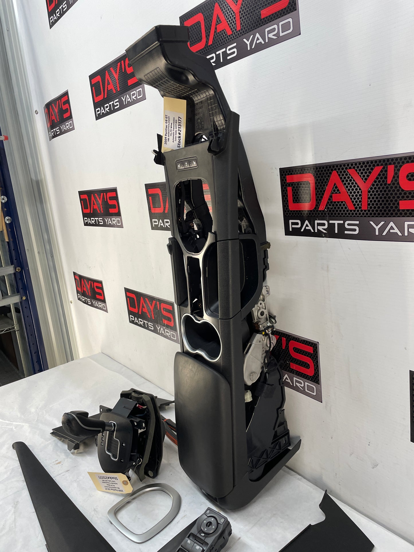 2009 Pontiac G8 GT Complete Center Console w/ Shifter Assembly OEM