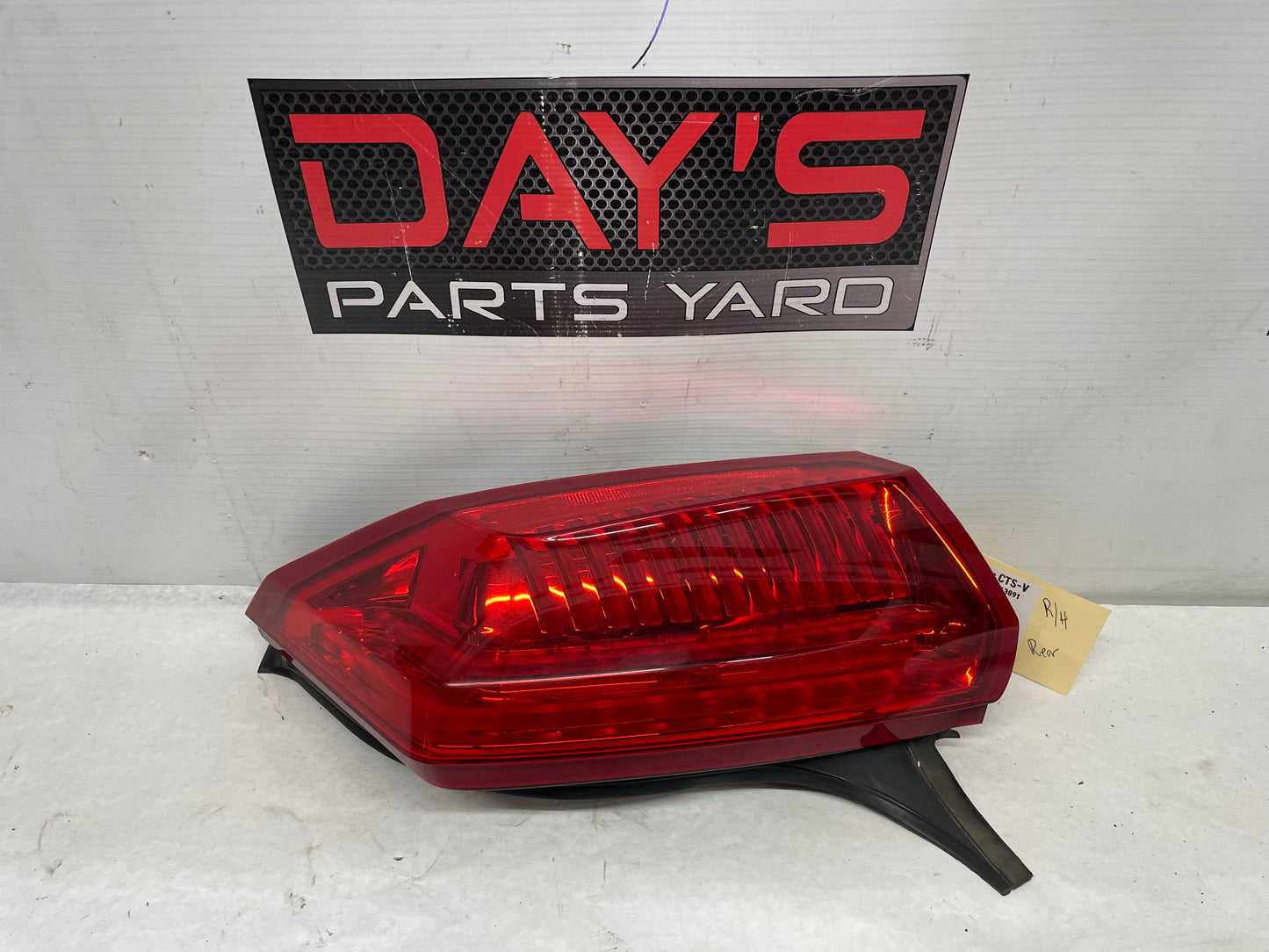 2017 Cadillac CTS-V RH Passenger Tail Light Taillight Stop Lamp OEM - Day's Parts Yard